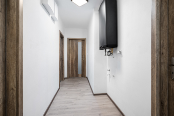 Chodba - Prodej bytu 3+kk v osobním vlastnictví 77 m², Zvěstov
