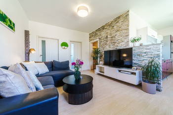 Prodej bytu 3+kk, 72 m², se zaskleným balkónem, v klidné lokalitě, ulice Lidická, Třebíč – Borovina - Prodej bytu 3+kk v osobním vlastnictví 72 m², Třebíč