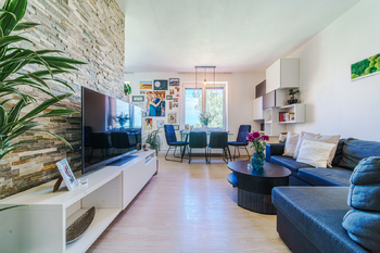 Prodej bytu 3+kk, 72 m², se zaskleným balkónem, v klidné lokalitě, ulice Lidická, Třebíč – Borovina - Prodej bytu 3+kk v osobním vlastnictví 72 m², Třebíč