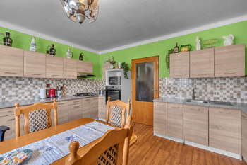 Prodej domu 151 m², Městec Králové