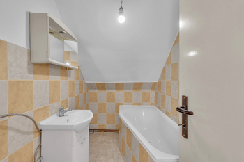Prodej domu 151 m², Městec Králové