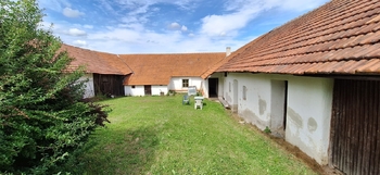 Pohled na dům ze zahrady - Prodej domu 109 m², Kulířov