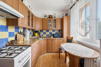 Krásná světlá kuchyň - Prodej bytu 3+1 v osobním vlastnictví 68 m², Chodov 