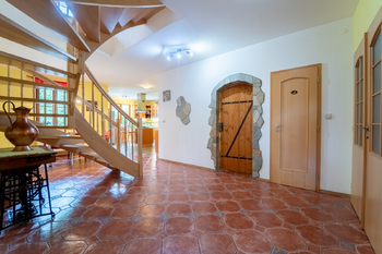 Prodej domu 284 m², Lety