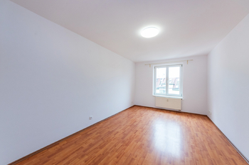 Prodej bytu 2+kk v osobním vlastnictví 44 m², Praha 7 - Holešovice