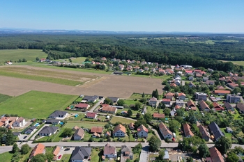 Prodej pozemku 520 m², Vysoké Chvojno