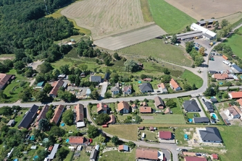 Prodej pozemku 520 m², Vysoké Chvojno