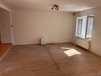 Prodej bytu 3+1 v osobním vlastnictví 86 m², Znojmo