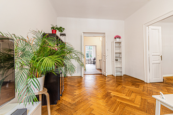 Obývací pokoj - Pronájem bytu 3+1 v osobním vlastnictví 95 m², Praha 2 - Vinohrady