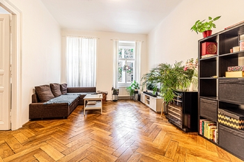 Obývací pokoj - Pronájem bytu 3+1 v osobním vlastnictví 95 m², Praha 2 - Vinohrady