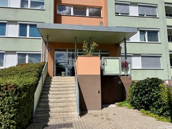 Prodej bytu 2+kk v osobním vlastnictví 43 m², Praha 10 - Horní Měcholupy