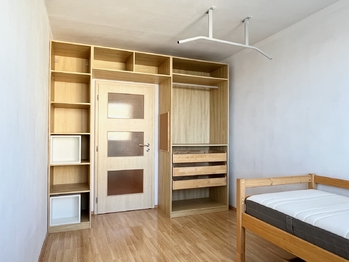 Prodej bytu 2+kk v osobním vlastnictví 43 m², Praha 10 - Horní Měcholupy