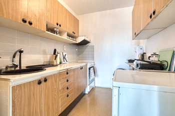 Kuchyňský kout - Pronájem bytu 2+kk v osobním vlastnictví 48 m², Praha 8 - Libeň