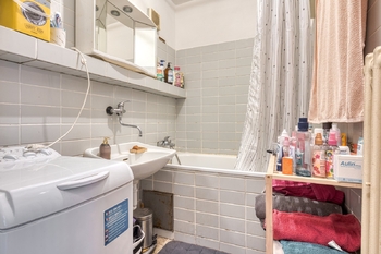 Koupelna - Pronájem bytu 2+kk v osobním vlastnictví 48 m², Praha 8 - Libeň
