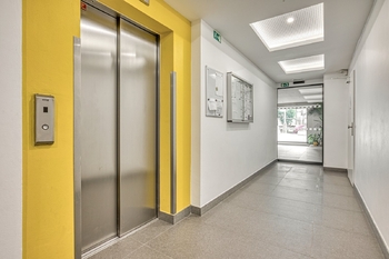 Přízemí domu - Pronájem bytu 2+kk v osobním vlastnictví 48 m², Praha 8 - Libeň