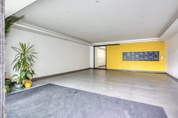 Vstupní hala - Pronájem bytu 2+kk v osobním vlastnictví 48 m², Praha 8 - Libeň
