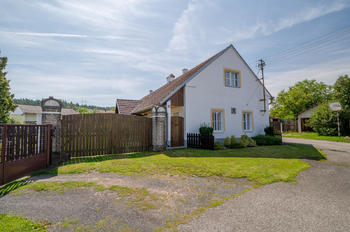 Prodej domu 510 m², Skryje