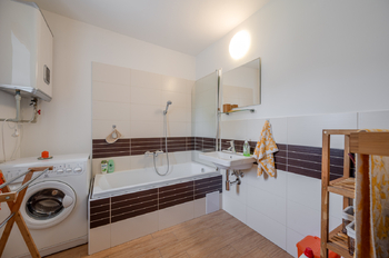 Prodej domu 510 m², Skryje