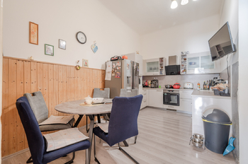 Prodej bytu 3+kk v osobním vlastnictví 76 m², Praha 5 - Smíchov