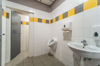 Pronájem obchodních prostor 151 m², Český Brod