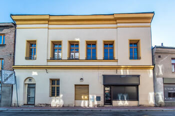 Pronájem obchodních prostor 151 m², Český Brod