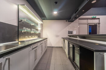 Pronájem obchodních prostor 151 m², Český Brod