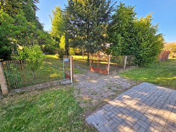 Prodej pozemku 809 m², Hradec Králové