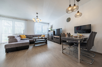 Pronájem bytu 2+kk v osobním vlastnictví 61 m², Jinočany