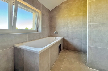 Koupelna - Prodej domu 104 m², Strančice