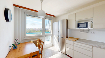 kuchyň s lodžií - Prodej bytu 3+1 v družstevním vlastnictví 71 m², Praha 10 - Záběhlice