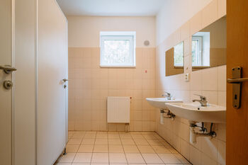 Prodej výrobních prostor 360 m², Třebíč