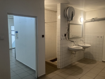 Pronájem výrobních prostor 222 m², Rožnov pod Radhoštěm