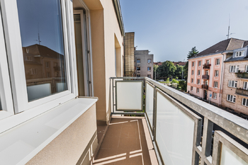 BALKON - Pronájem bytu 2+1 v osobním vlastnictví 58 m², Praha 10 - Strašnice