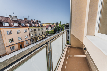 BALKON - Pronájem bytu 2+1 v osobním vlastnictví 58 m², Praha 10 - Strašnice