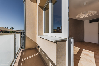 BALKON - Pronájem bytu 2+1 v osobním vlastnictví 58 m², Praha 10 - Strašnice