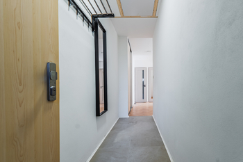 CHODBA - Pronájem bytu 2+1 v osobním vlastnictví 58 m², Praha 10 - Strašnice