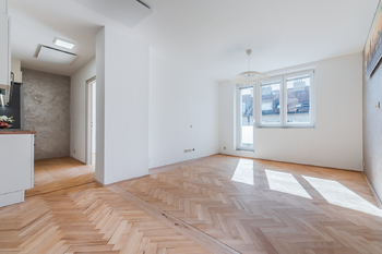 OBÝVACÍ POKOJ - Pronájem bytu 2+1 v osobním vlastnictví 58 m², Praha 10 - Strašnice