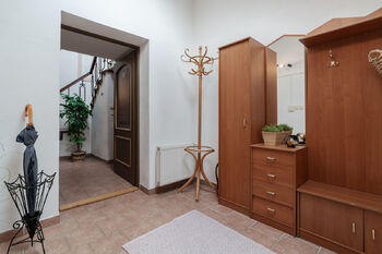 Prodej domu 371 m², Kořenec