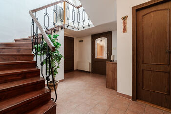 Prodej domu 371 m², Kořenec