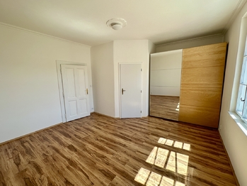 Prodej bytu 2+1 v osobním vlastnictví 57 m², Praha 5 - Velká Chuchle