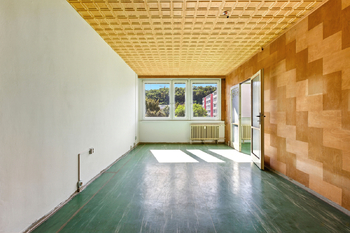 obývací pokoj - Prodej bytu 3+1 v osobním vlastnictví 70 m², Praha 8 - Karlín