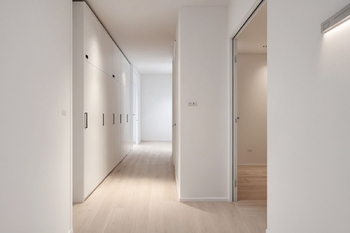 VIZUALIZACE - PŘEDSÍŇ - Prodej bytu 3+1 v osobním vlastnictví 70 m², Praha 8 - Karlín