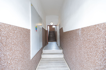 Chodba domu - Prodej nájemního domu 435 m², Ústí nad Labem