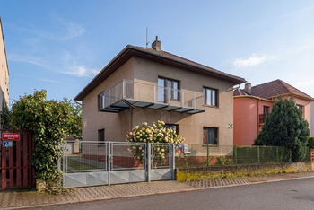 Prodej domu 202 m², Hostivice