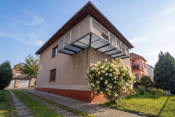 Prodej domu 202 m², Hostivice