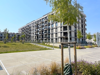 Budova - Pronájem bytu 2+kk v osobním vlastnictví 57 m², Praha 9 - Vysočany 