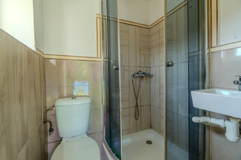Koupelna 2 - Prodej nájemního domu 77 m², Ostrava