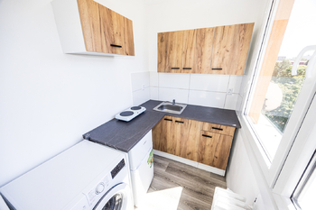 Kuchyně i s pračkou - Pronájem bytu 1+1 v osobním vlastnictví 27 m², Most