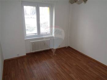 ob pokoj - Pronájem bytu 1+1 v družstevním vlastnictví 33 m², Praha 5 - Radotín