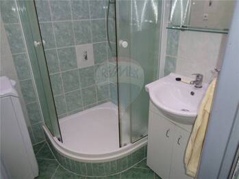 koupelna - Pronájem bytu 1+1 v družstevním vlastnictví 33 m², Praha 5 - Radotín